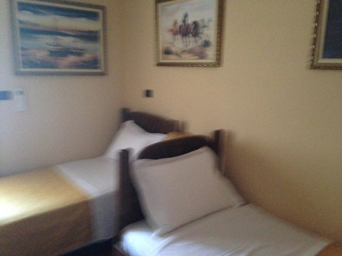 Hotel Vila Mano كورتشي المظهر الخارجي الصورة